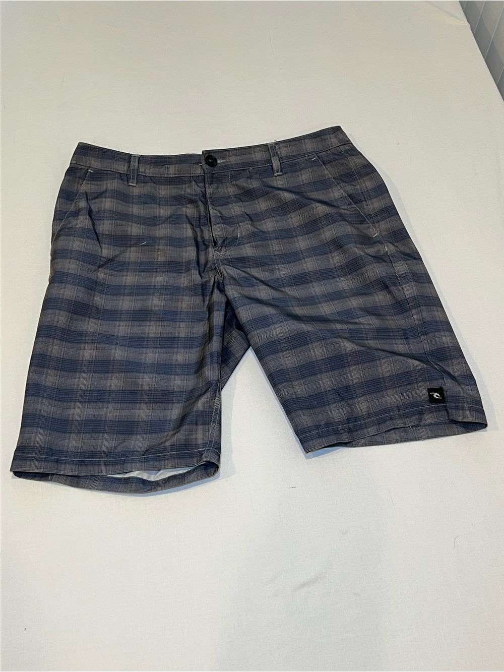Rip Curl Boardwalk Men’s Size 34 Gray Blue Plaid Hybrid Walkshorts